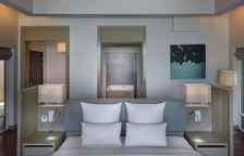 Вилла с бассейном рядом с пляжем