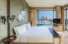 Люкс Fantastic c 1 комнатой с балконом