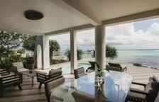 Вилла с 4 комнатами с видом на море