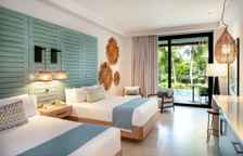 Четырёхместный полулюкс Resort с видом на бассейн