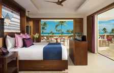 Двухместный Master Suite Preferred Club Plunge Pool oceanfront