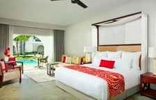 Двухместный номер Preferred Club Swim-Up Deluxe