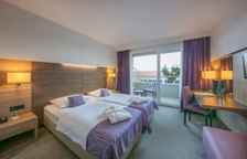 Двухместный номер Standard с частичным видом на море