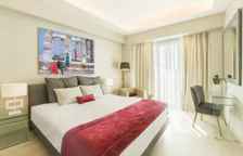 Двухместный номер Fashion с балконом и с видом на город