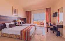 Двухместный семейный номер Standard с видом на бассейн