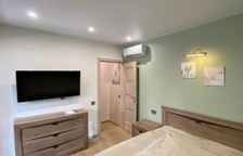 Домик у озера