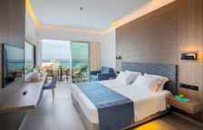 Двухместный люкс Deluxe Elite с частичным видом на море