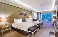 Номер семейный Jasmine с видом на бассейн