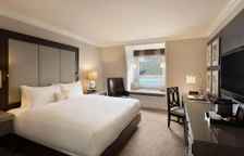 Двухместный номер Fairmont Gold с видом на озеро