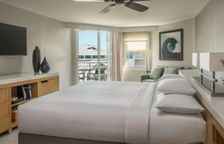 Номер с частичным видом на океан