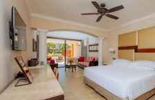 Двухместный полулюкс Premium Level Swim Up