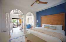 Двухместный полулюкс с балконом и рядом с пляжем