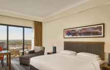 Двухместный номер High Floor с видом на канал