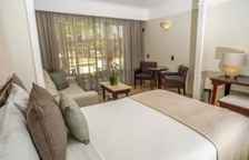 Двухместный полулюкс Pool Access The Signature Level