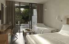 Двухместный номер Pool с видом на сад