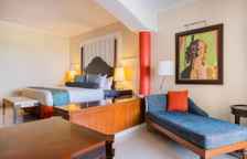 Люкс с видом на бассейн