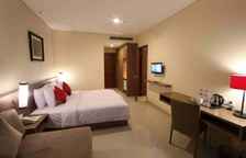 Двухместный номер Deluxe Upper Floor с видом на бассейн