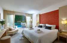 Двухместный номер Superior с видом на бассейн