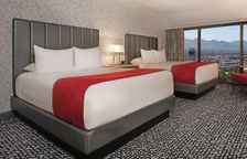 Четырёхместный номер Flamingo с видом на город