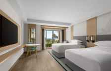 Четырёхместный номер Beach Front Access Terrace Larger с видом на океан