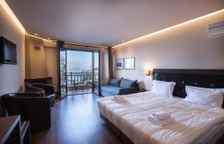 Четырёхместный номер with lake view and fireplace