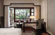 Двухместный номер Premier с балконом