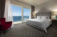 Двухместный номер Royal Sky с балконом и с видом на море