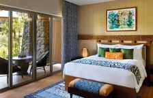 Люкс Королевский с 2 спальнями с видом на бассейн