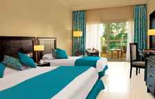 Трёхместный номер с видом на сад