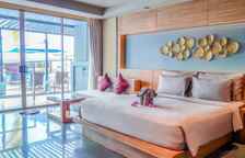 Двухместный номер Deluxe с доступом в бассейн с видом на море