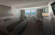 Номер Royale Deluxe с частичным видом на океан