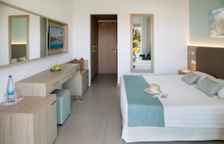 Номер с видом на бассейн