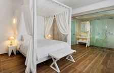 Двухместная Suite with indoor jacuzzi Honeymoon