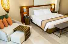 Двухместный номер East Wing Grand Premier Pool Access