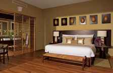 Двухместный полулюкс Romantic с видом на бассейн