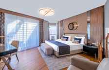 Трёхместный люкс Royal