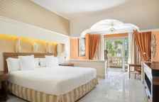 Двухместный люкс с видом на бассейн