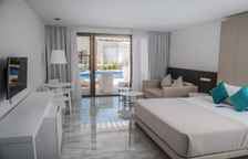 Двухместный полулюкс Swimout Deluxe