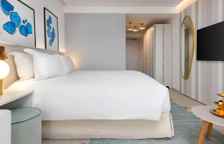 Двухместный номер Superior с видом на бассейн и на море