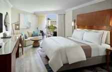 Двухместный номер с балконом и с видом на остров