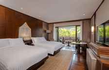 Четырёхместный номер с видом на бассейн