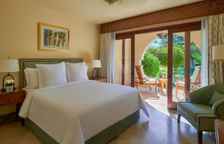 Люкс с 2 комнатами Residential с красивым видом из окна