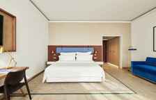 Двухместный номер Contemporary Superior с балконом и с частичным видом на море