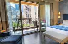 Двухместный номер Deluxe с частичным видом на море