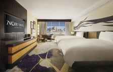 Двухместный номер Nobu Partial Strip View