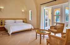 Двухместный номер Superior с балконом и с видом на залив