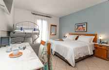 Номер Comfort Семейный с видом на сад