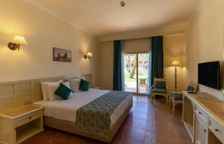 Люкс семейный с видом на бассейн