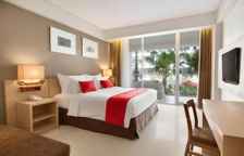 Двухместный номер Premier с видом на бассейн