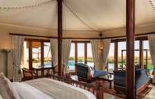 Четырёхместная вилла Emirates с 2 комнатами